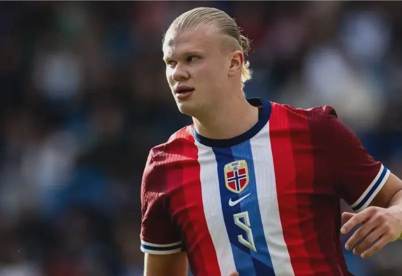 大连英博外援拉布亚德离队，本赛季表现起伏，遭质疑，终与俱乐部解约。