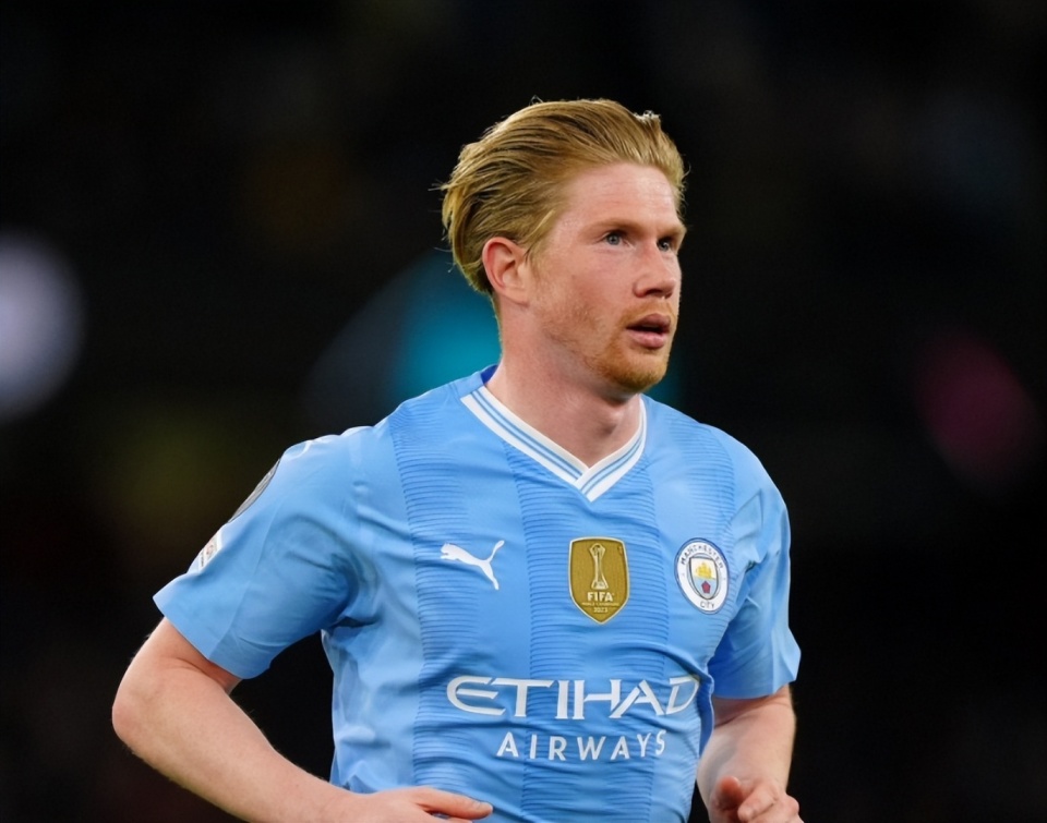 克雷桑在中超表现突出，国安亚冠奖金或成关键，球队需重视中场深度。（克雷桑闪耀中超，亚冠奖金或成国安关键筹码，球队须强化中场厚度）