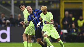 都体：英超三队想引进道格拉斯-路易斯，费内巴切也有意（都体：三家英超球队追逐道格拉斯-路易斯，费内巴切亦有意）