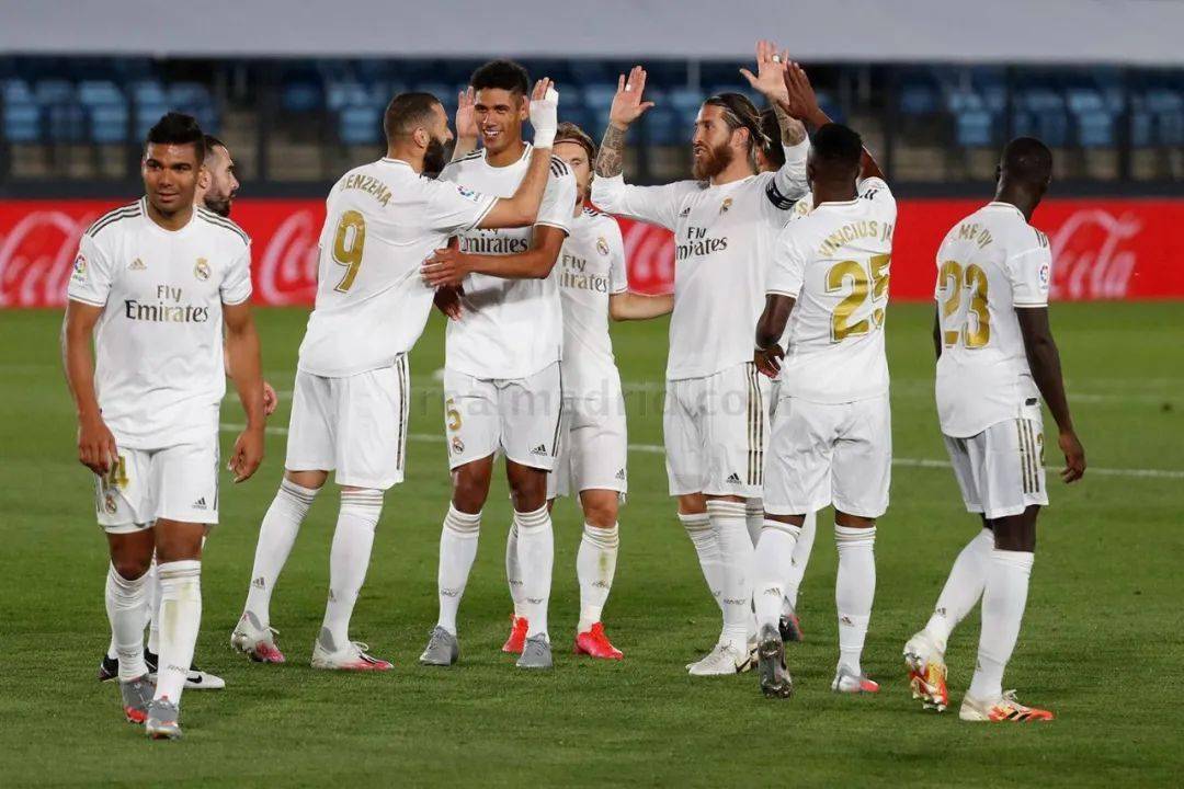 太阳报：阿森纳天价“名宿陪同游”引众怒，票价高达395镑