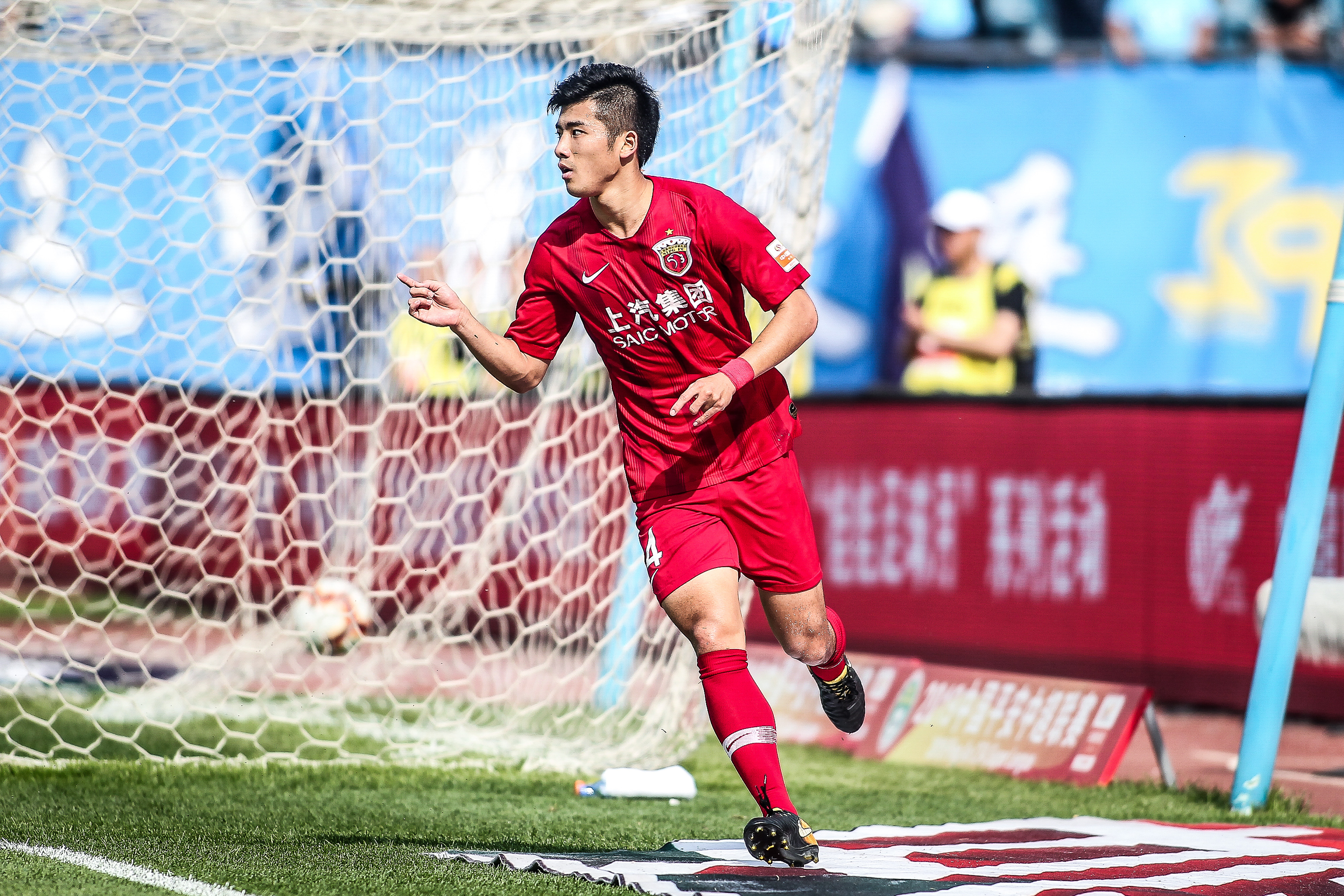 浙江男篮末节连得12分逆转辽宁（浙江男篮末节打出12-0攻势完成对辽宁的逆转）