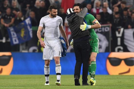 勇士官方：库里恢复进展良好，已经开始进行个人场上训练