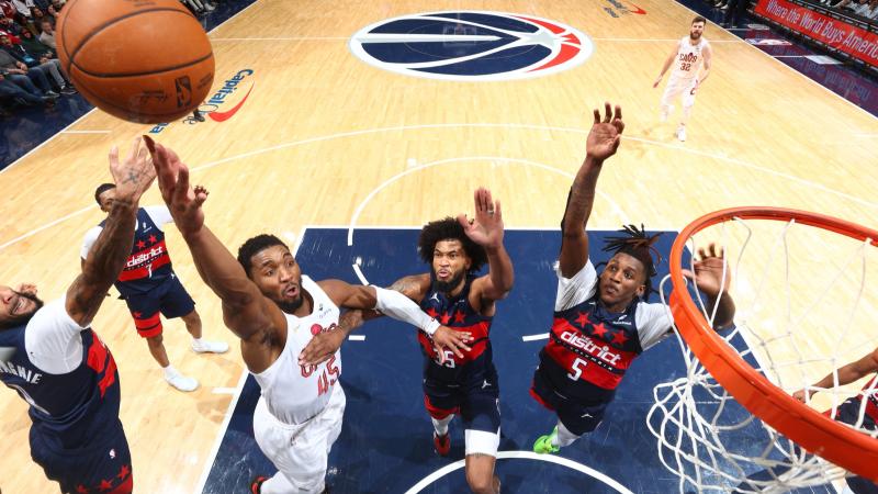 告别中超，梅州征战四个中超赛季后降级，且已失去递补可能（梅州四季征战后降级，中超递补无望）