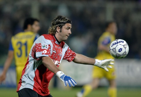 东体：中超在亚冠弱势已不可忍，赛制、外援接轨应拿出诚意（东体：中超亚冠疲软难以为继，赛制与外援政策须真诚接轨）