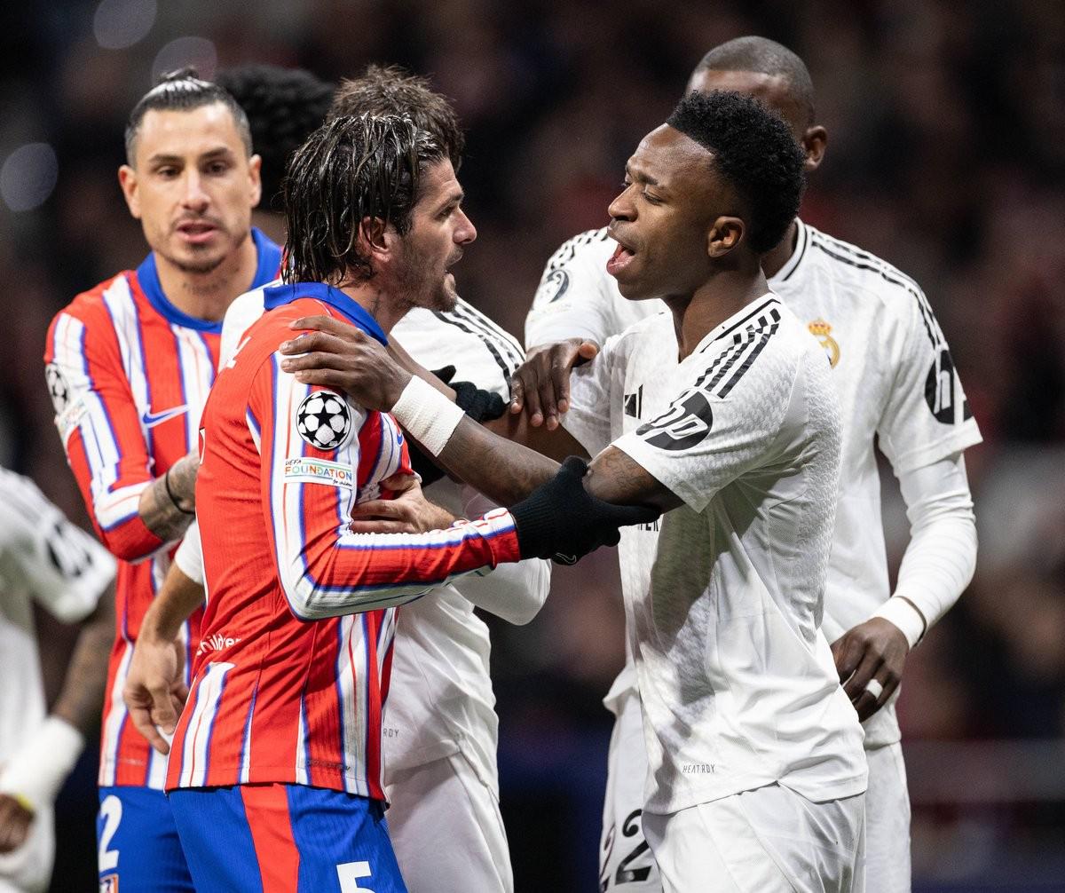 2025成都混团世界杯第二阶段 中国队总比分8-2战胜法国队（2025混团世界杯成都站第二阶段：中国队8比2击败法国队）