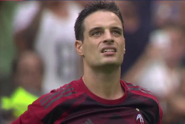 马卡：拉菲尼亚缺阵导致巴萨成绩下滑，他对球队至关重要（马卡报：拉菲尼亚缺席致巴萨战绩受挫，他是球队关键一环）