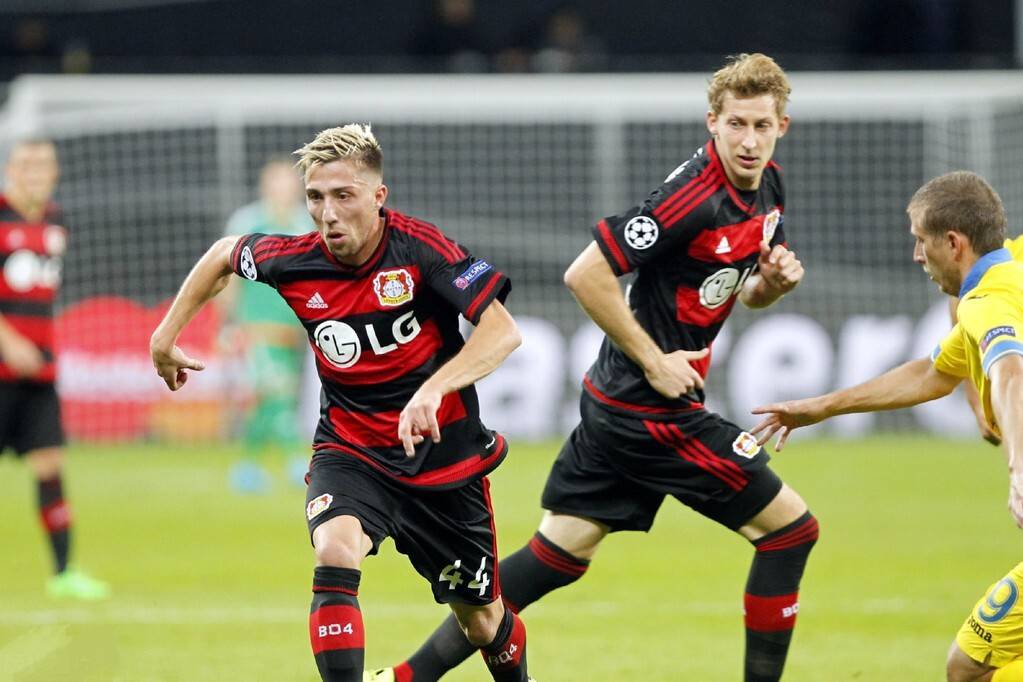 中超转会市场：广州队签下新前锋,（中超转会快讯：广州队完成新前锋签约）